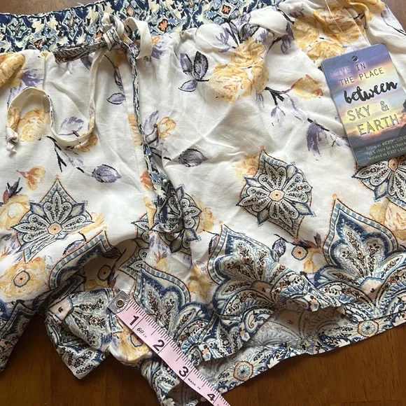 Women’s Size Small BEBOP Boho Floral pull on shorts - Picture 10 of 11
